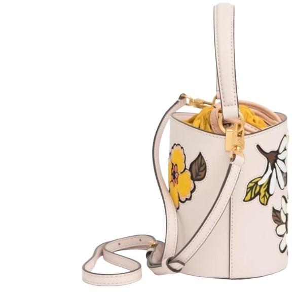 Tory Burch Robinson Bucket Bag Crossbody Purse Flower Appliqué NWT Leather - Picture 6 of 15